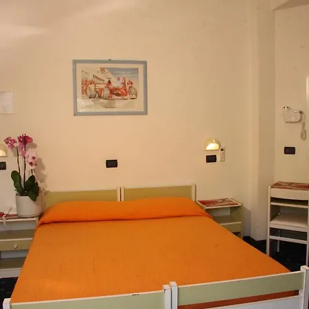 Tilly 3* צ'סנטיקו