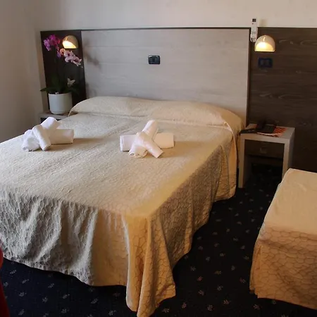 Tilly Hotel 3*