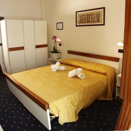 Tilly Hotel 3*
