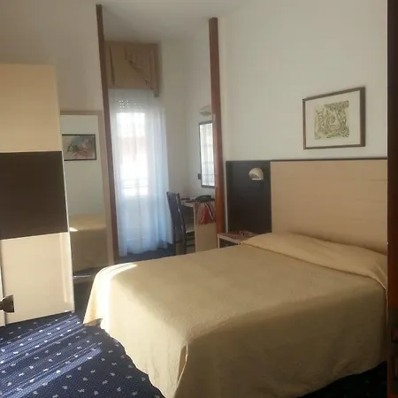 Hotel Tilly 3*