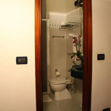 Tilly Hotel 3*