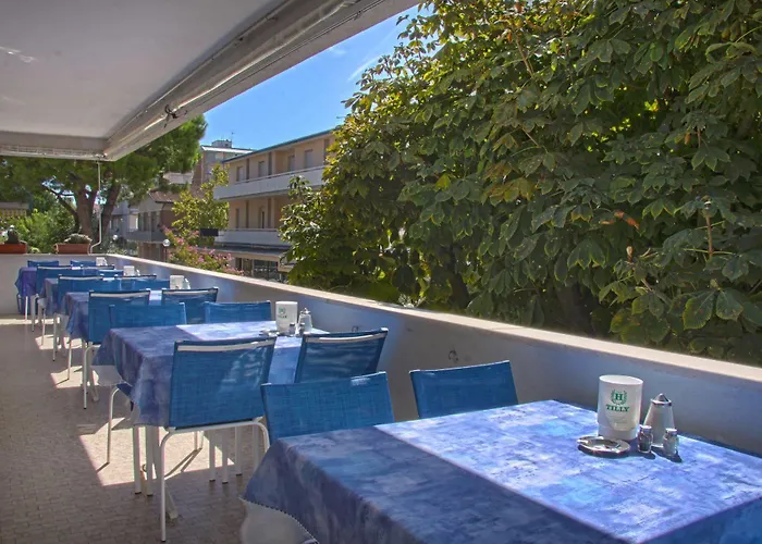 Tilly 3* צ'סנטיקו